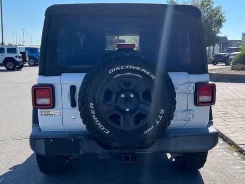 Used 2019 Jeep Wrangler Sport AWD/4WD image 6