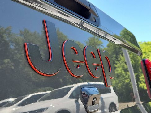 Used 2021 Jeep Gladiator Mojave AWD/4WD image 29