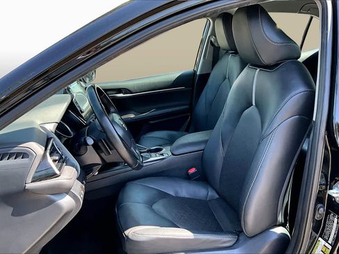 Used 2024 Toyota Camry XSE FWD image 8