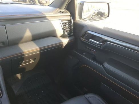 Used 2025 GMC Sierra 1500 AT4 w/ AT4 Premium Package image 17