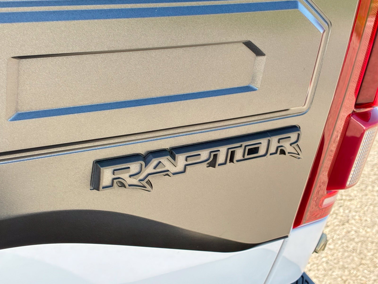 Used 2018 Ford F150 Raptor w/ Equipment Group 802A Luxury AWD/4WD image 10