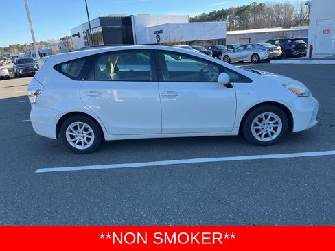 Used 2013 Toyota Prius V Three image 2