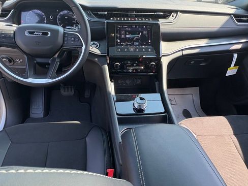 New 2025 Jeep Grand Cherokee L Altitude image 19