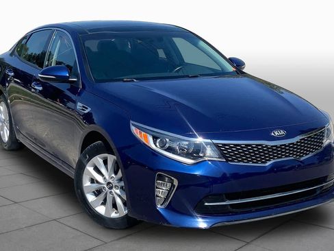 Used 2018 Kia Optima S w/ Panoramic Sunroof Package FWD image 3
