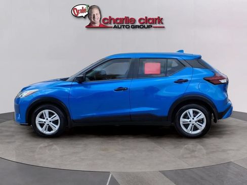 Used 2025 Nissan Kicks Play S FWD image 2