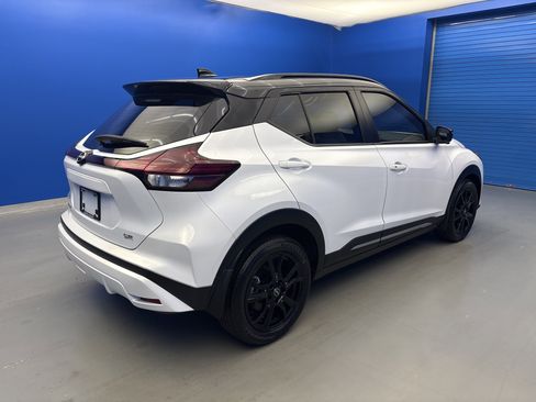 Used 2024 Nissan Kicks SR w/ SR Premium Package image 7