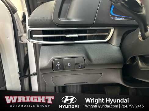 Certified 2025 Hyundai Elantra SE image 23