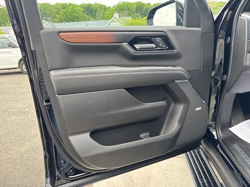 Used 2026 GMC Yukon Denali w/ Sun & Power Step Package AWD/4WD image 18