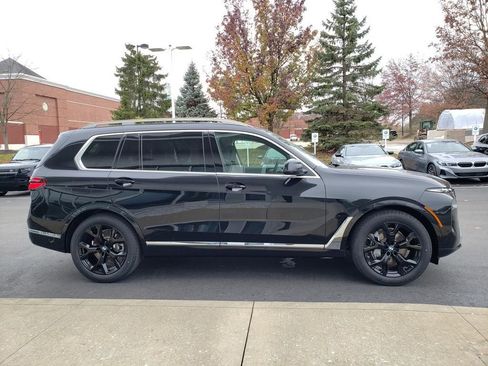 Certified 2026 BMW X7 xDrive40i AWD/4WD image 4