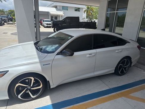Used 2022 Honda Accord Sport image 2