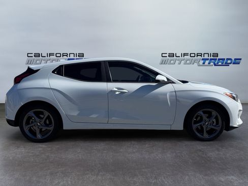 Used 2019 Hyundai Veloster 2.0 image 4