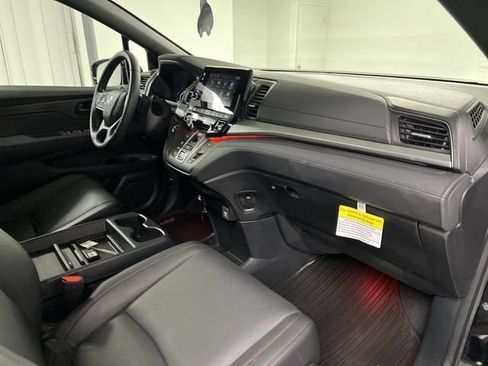 Used 2024 Honda Odyssey Sport image 29