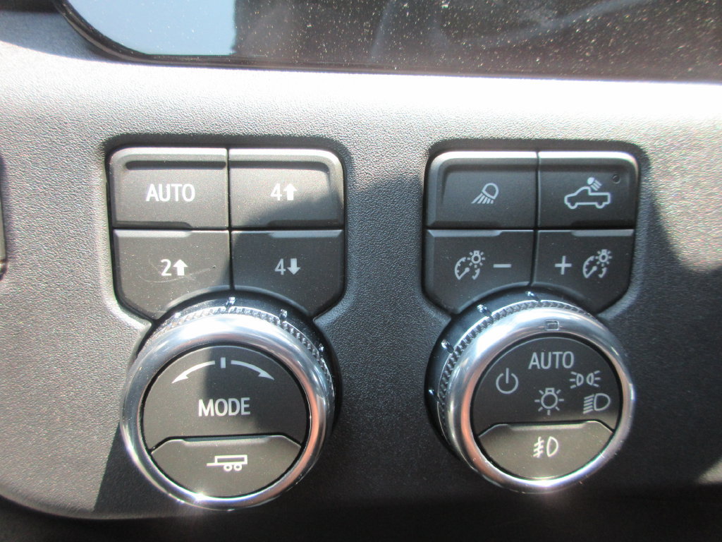 New 2026 GMC Sierra 2500 SLT AWD/4WD image 17