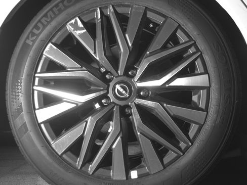 Used 2025 Nissan Altima 2.5 SV FWD image 15