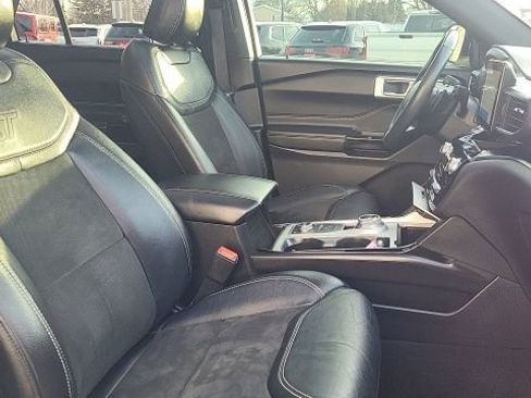 Used 2022 Ford Explorer ST w/ ST Street Pack image 29