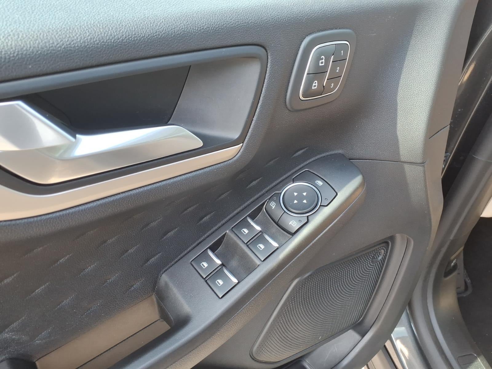 Used 2020 Ford Escape SEL AWD/4WD image 21