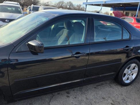 Used 2009 Ford Fusion SE image 2
