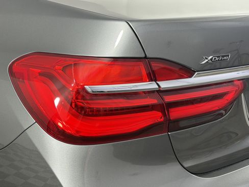 Used 2016 BMW 750i xDrive image 27