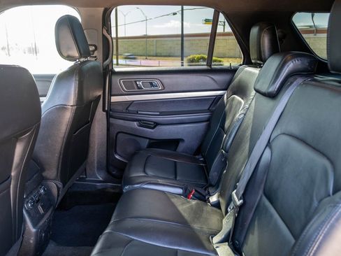 Used 2018 Ford Explorer XLT w/ Equipment Group 202A image 14