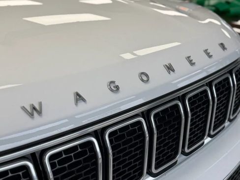 Used 2022 Jeep Wagoneer Series III AWD/4WD image 9