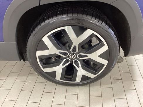 Used 2023 Volkswagen Taos SEL image 23