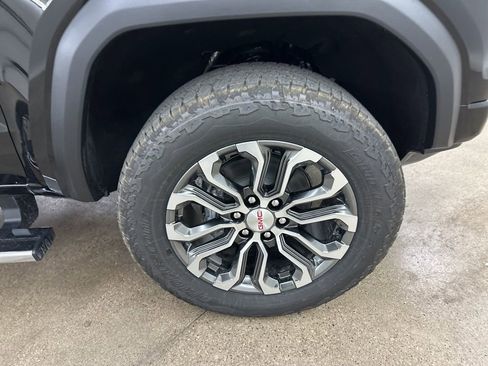 New 2026 GMC Canyon Denali image 13