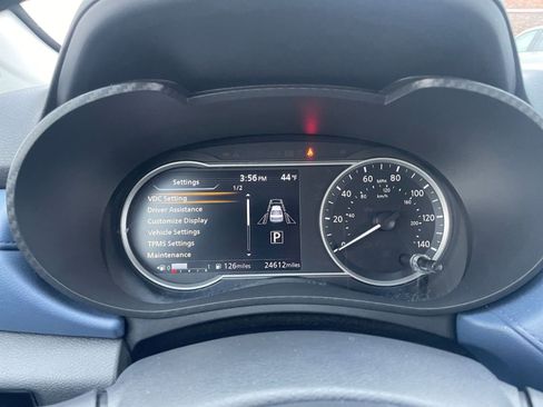 Used 2025 Nissan Versa SV image 40