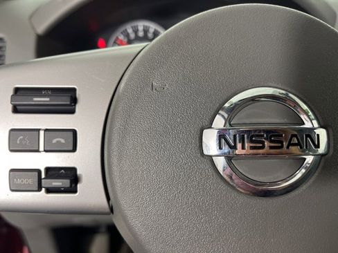 Used 2019 Nissan Frontier SL image 9