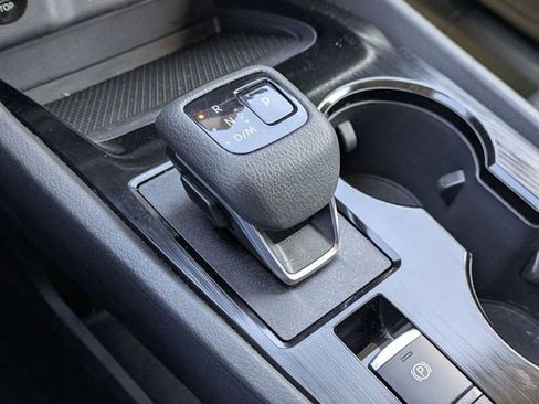 Used 2025 Nissan Rogue SV image 21