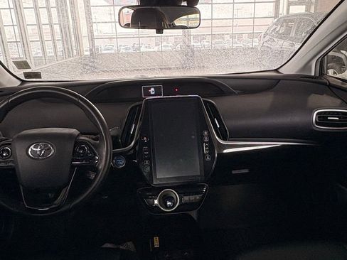 Used 2021 Toyota Prius Prime XLE image 12