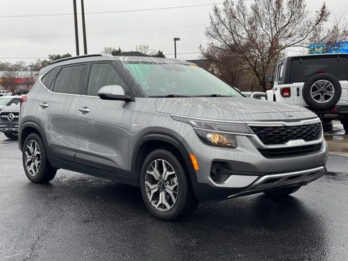Used 2021 Kia Seltos EX image 1