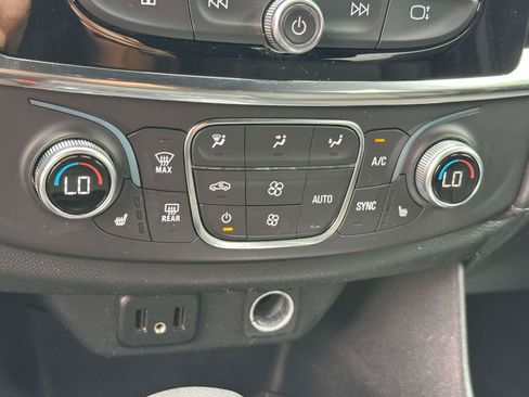 Used 2023 Chevrolet Traverse LT w/ Midnight/Sport Edition AWD/4WD image 25