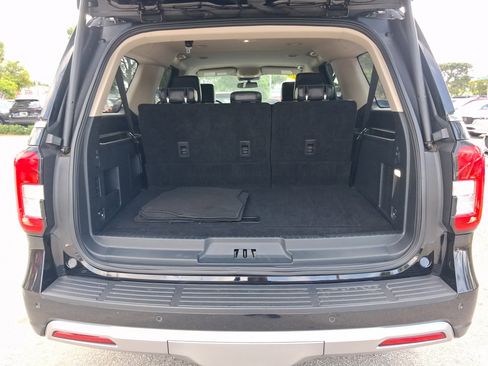 Used 2024 Ford Expedition Max XLT RWD image 5