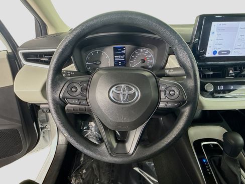 Used 2025 Toyota Corolla LE w/ Convenience Package FWD image 13