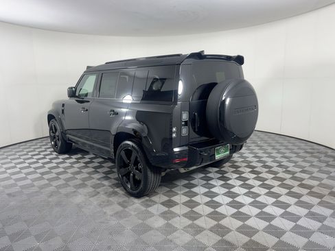 New 2026 Land Rover Defender 110 X-Dynamic SE image 36