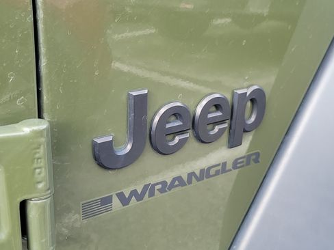 Used 2023 Jeep Wrangler Unlimited Sport AWD/4WD image 7