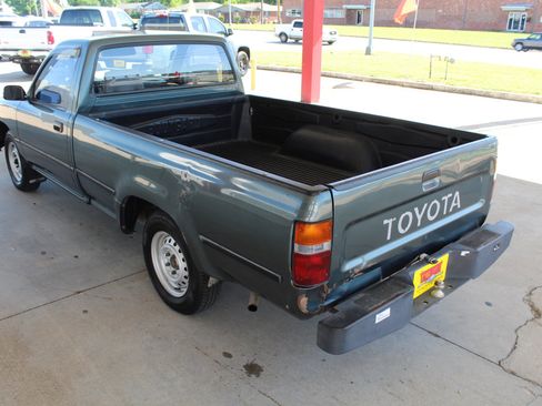 Used 1992 Toyota Pickup Deluxe RWD image 37