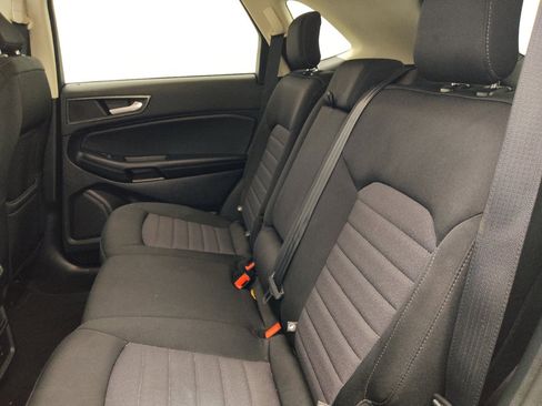 Used 2020 Ford Edge SE FWD image 18