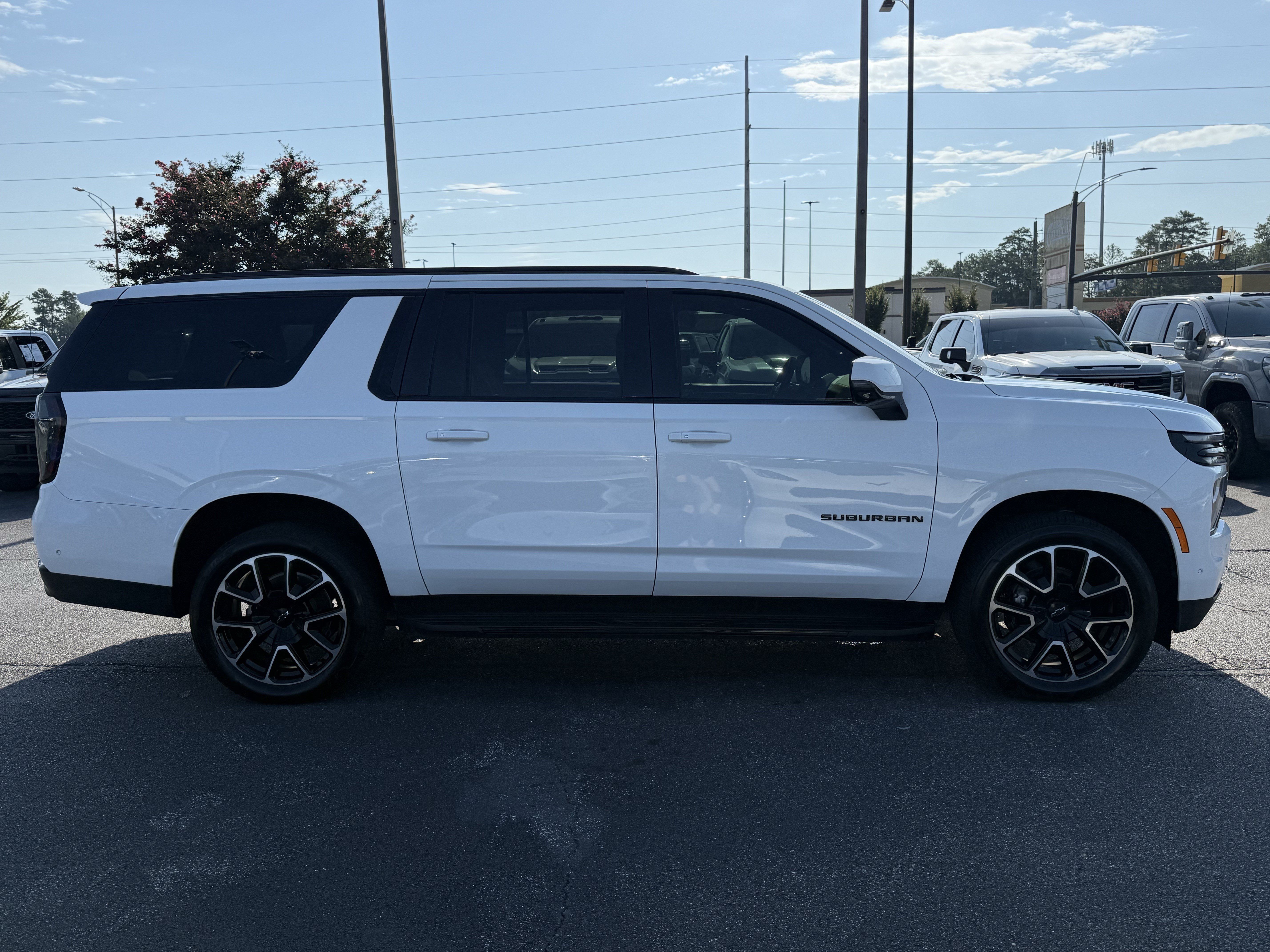 Used 2026 Chevrolet Suburban RST w/ Comfort Package RWD image 11