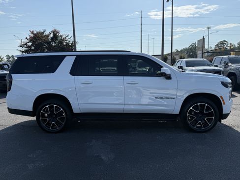 Used 2026 Chevrolet Suburban RST w/ Comfort Package RWD image 11