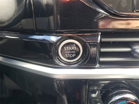 Used 2023 Nissan Pathfinder SL w/ Lighting Package (N92) image 28