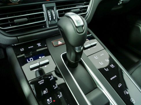 New 2026 Porsche Macan Turbo AWD/4WD image 19