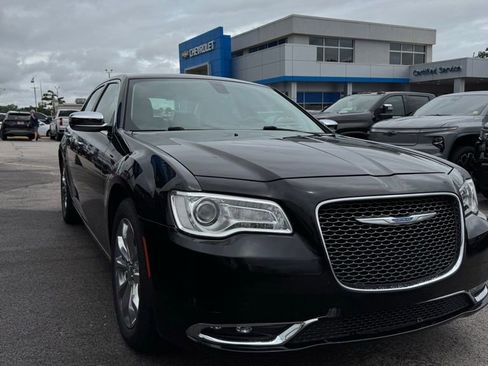 Used 2018 Chrysler 300 Limited AWD/4WD image 1