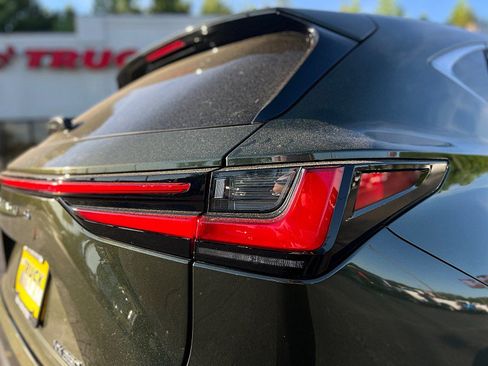 Used 2024 Lexus NX 250 FWD w/ Cold Area Package image 9