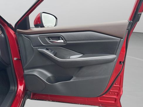 Used 2022 Nissan Rogue SL w/ SL Premium Package image 40