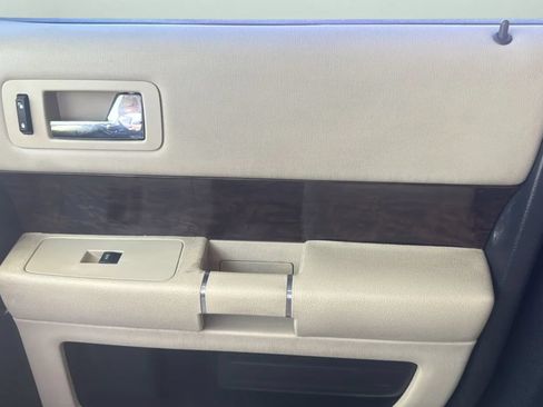 Used 2018 Ford Flex Limited FWD image 18