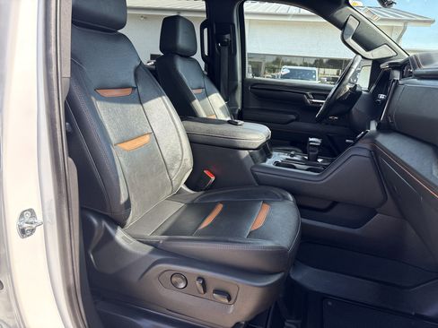 Used 2023 GMC Sierra 1500 AT4 w/ Technology Package image 11