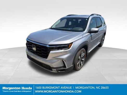 Used 2023 Honda Pilot Touring image 2