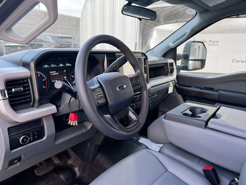 New 2025 Ford F550 4x4 Regular Cab Super Duty image 3