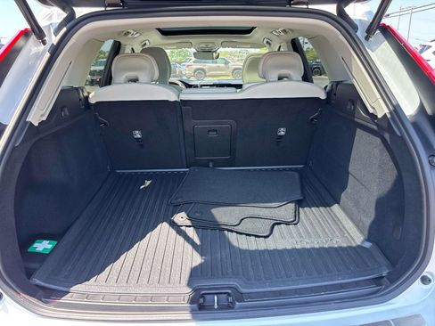 Used 2025 Volvo XC60 B5 Core w/ Protection Package Premier AWD/4WD image 13